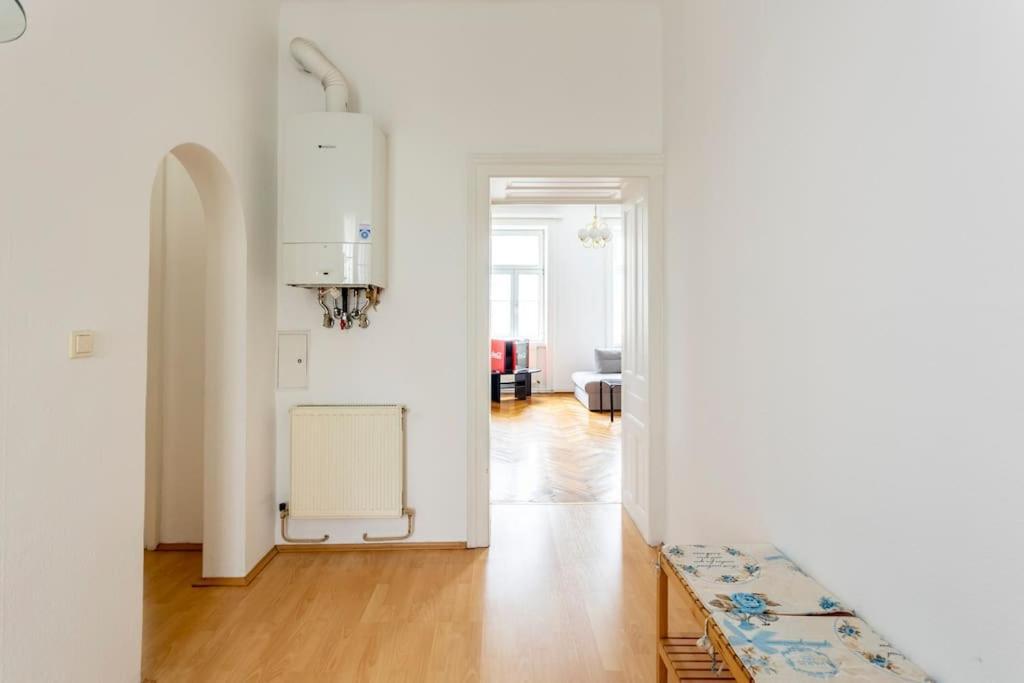 Апартаменты Vintage Living In The Heart Of Vienna. Экстерьер фото
